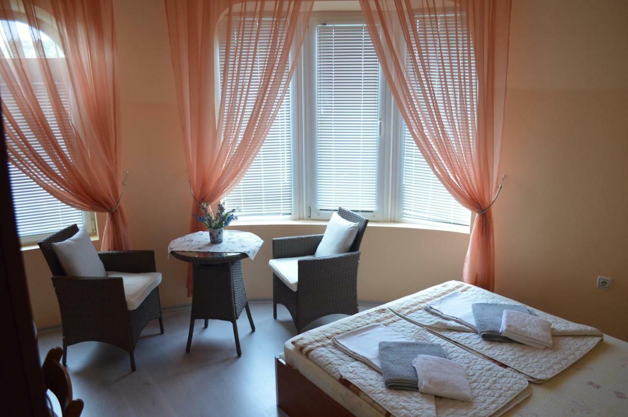 Hotel Dimana à TTchernomorets Extérieur photo