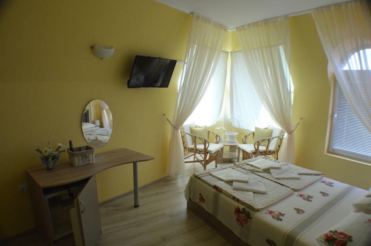 Hotel Dimana à TTchernomorets Extérieur photo