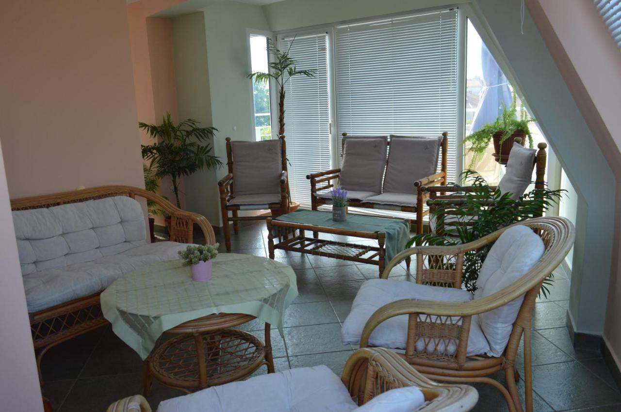 Hotel Dimana à TTchernomorets Extérieur photo