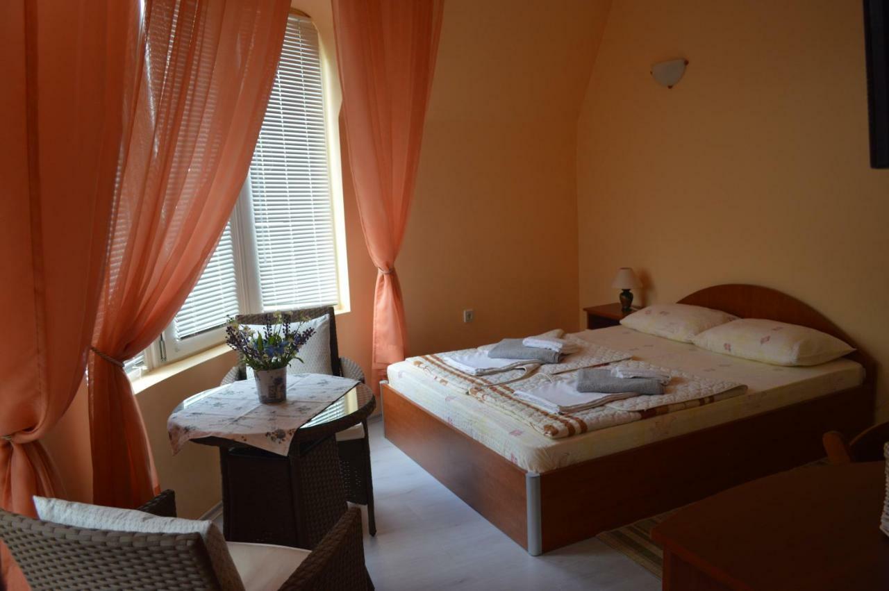 Hotel Dimana à TTchernomorets Extérieur photo