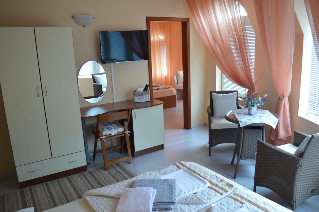 Hotel Dimana à TTchernomorets Extérieur photo