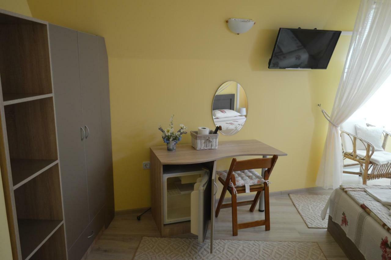 Hotel Dimana à TTchernomorets Extérieur photo